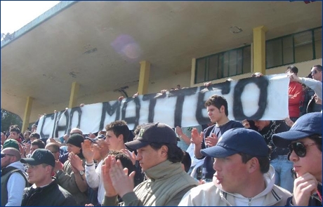 Striscione 'Ciao Matteo'