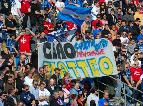 Striscione 'Ciao Matteo - Curva Nord 'Mau Ovunque''