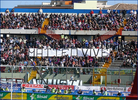 Striscione 'Matteo vive'