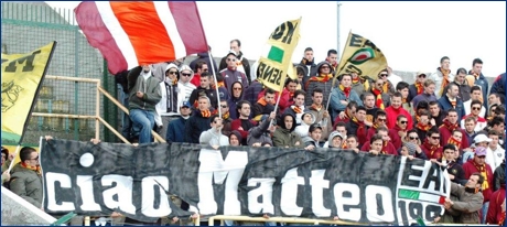 Striscione 'Ciao Matteo - Eam 1990'