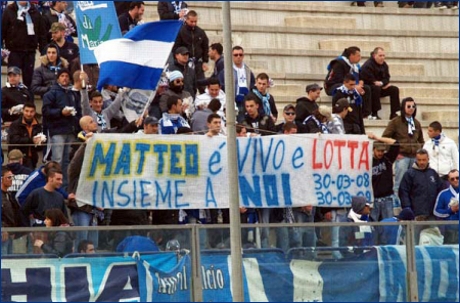 Striscione ''Matteo  vivo e lotta insieme a noi. 30-03-08 30-03-09''