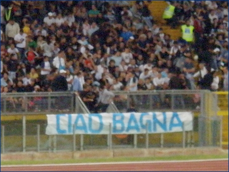 Striscione: ''Ciao Bagna''