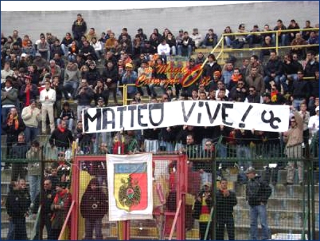 Striscione 'Matteo vive! UC'