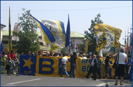 Corteo: Accompagniamo la squadra del cuore - Siam tifosi con trombe e bandiere! 29-04-2007. BOYS PARMA 1977, foto Ultras