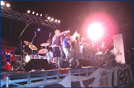 Festa del Trentennale BOYS PARMA 1977-2007 (16-06-2007). Dal palco parte il pi classico dei cori del Gruppo: 'Chi siamo noi? I BOYS!'. BOYS PARMA 1977, foto Ultras