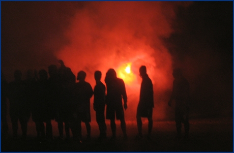 Celebrazioni gemellaggio. Partita Boys Parma-Rangers/Desperados Empoli 01-12-2007. Torce in campo. BOYS PARMA 1977, foto Ultras