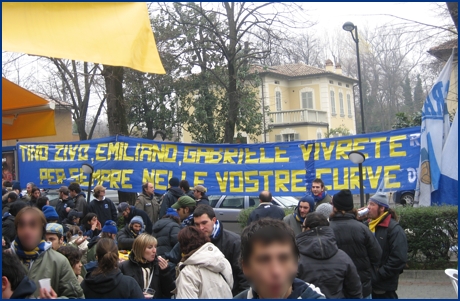 PARMA-Empoli 02-12-2007. Striscione: 'Tino, Zivo, Emiliano, Gabriele vivrete per sempre nelle vostre Curve. Rangers, Boys, Desperados'. BOYS PARMA 1977, foto Ultras