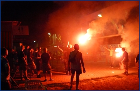 Torce nella notte del BOYSraduno2008. Foto ultras