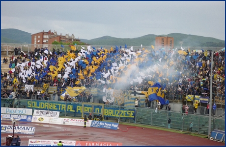 Livorno-Parma 18-04-2009. BOYS PARMA 1977, foto ultras