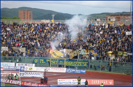 Livorno-Parma 18-04-2009. BOYS PARMA 1977, foto ultras