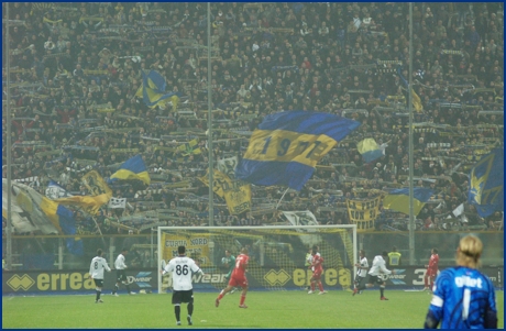 Parma-Bari 28-10-2009. BOYS PARMA 1977, foto ultras