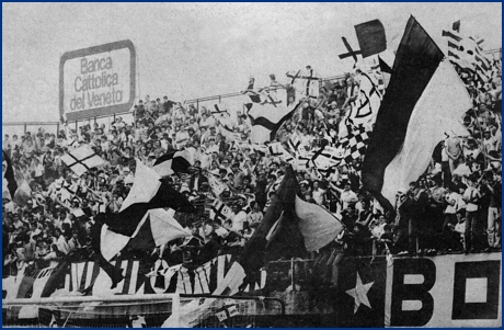 PARMA-Triestina 17-06-1979. Spareggio promozione in Serie B, Stadio Menti di Vicenza. BOYS PARMA 1977, foto Ultras