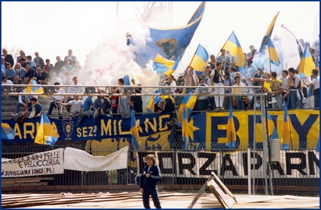 Empoli-Parma 21-04-1985. BOYS PARMA 1977, foto ultras