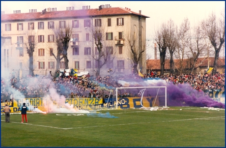 Monza-Parma 24-03-1985. BOYS PARMA 1977, foto ultras