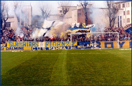 Monza-Parma 24-03-1985. BOYS PARMA 1977, foto ultras