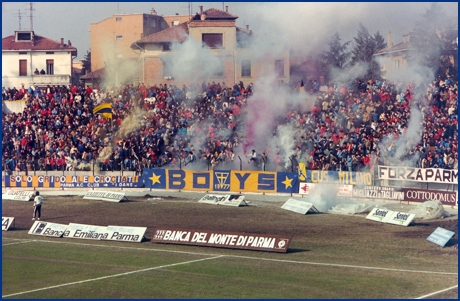 Parma-Taranto 24-02-1985. BOYS PARMA 1977, foto ultras