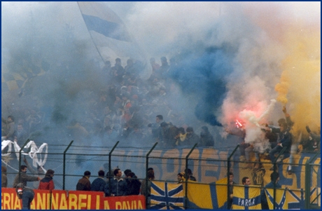 Piacenza-Parma 16-11-1985. BOYS PARMA 1977, foto ultras