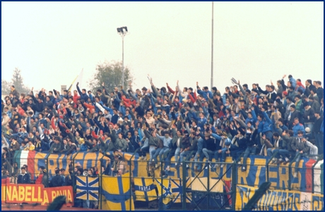 Piacenza-Parma 16-11-1985. BOYS PARMA 1977, foto ultras