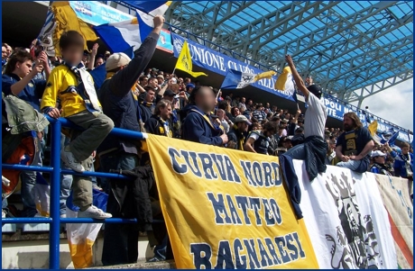 Lo striscione Curva Nord Matteo Bagnaresi al suo esordio, ad Empoli il 13 aprile 2008