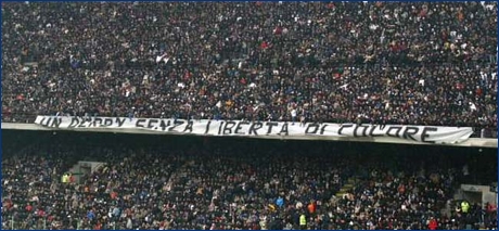 Inter-Milan 23-12-2007. Striscione ultras in Curva Nord Inter: 'Un derby senza libert di colore...'