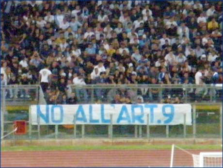 23-09-2009 striscione Irriducibili Lazio: ''No all'art. 9''