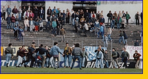 22-04-1990: Ultras parmigiani e triestini si affrontano