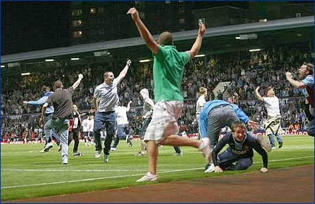 West Ham-Millwall del 25 agosto 2009. Scontri ed invasioni di campo