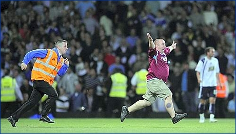 West Ham-Millwall del 25 agosto 2009. Scontri ed invasioni di campo